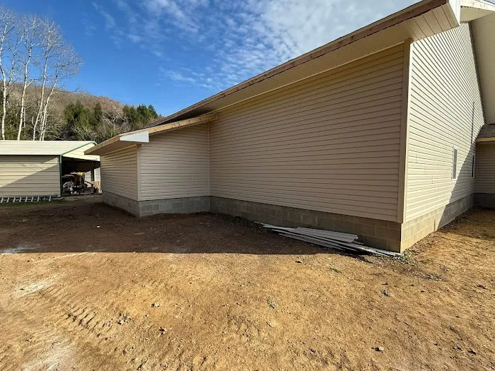 Whitcomb Roofing & Siding LLC Picture 4