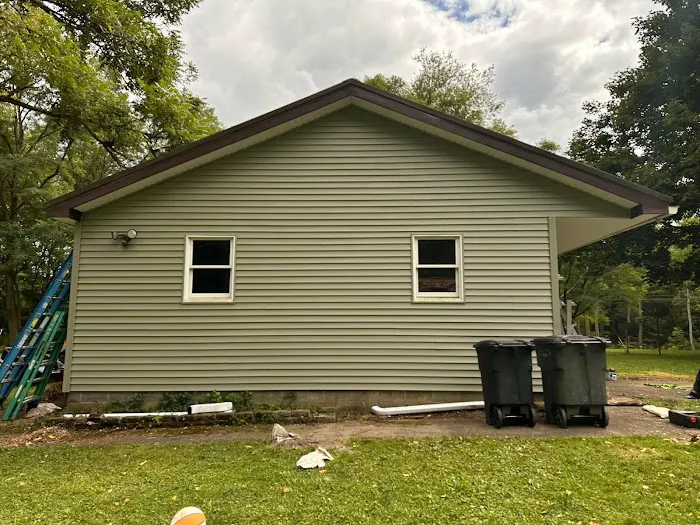 Whitcomb Roofing & Siding LLC Picture 8