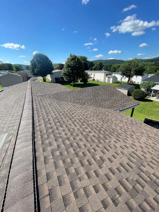 Whitcomb Roofing & Siding LLC Picture 10