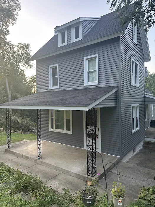Walker Roofing & Siding Picture 1