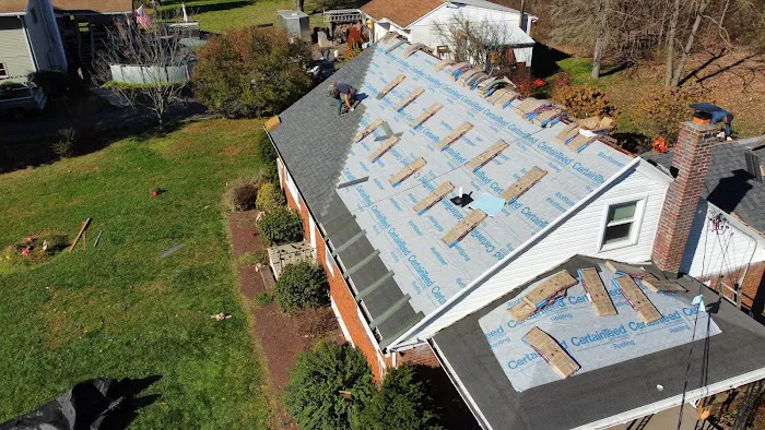 4 Guys Roofing LLC Picture 8