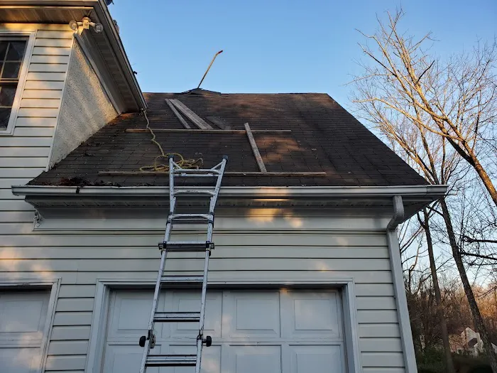 J&E Roofing & Siding Picture 5
