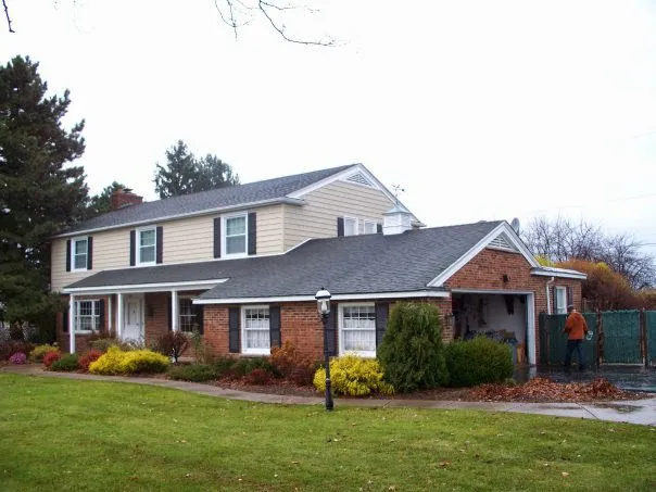 Built-Right Windows and Siding Picture 1