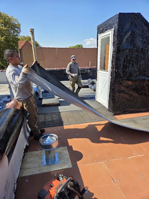 Side by Side Roofing & Siding Contractors Picture 3