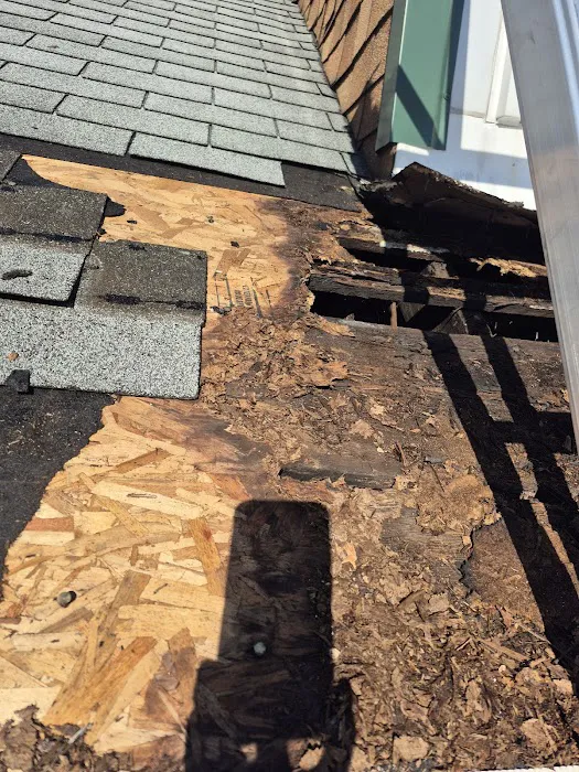 Hurst Vinyl And Decking LLC Picture 7