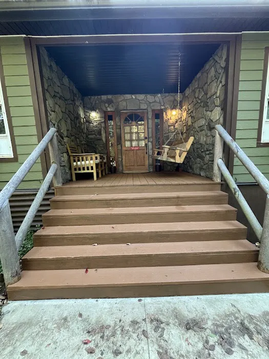 Hurst Vinyl And Decking LLC Picture 8