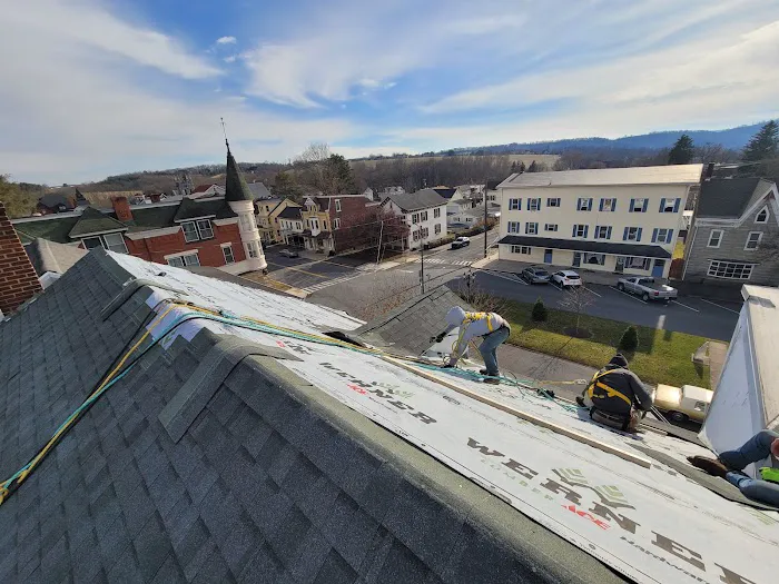 Summit Roofing & Contracting Picture 2