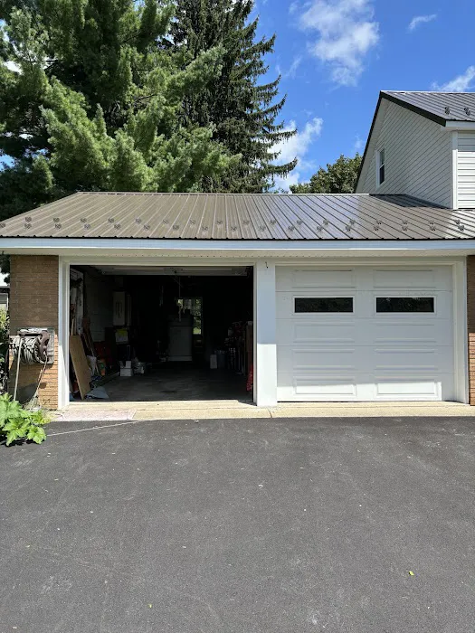 Adam Holencik Exterior Picture 8