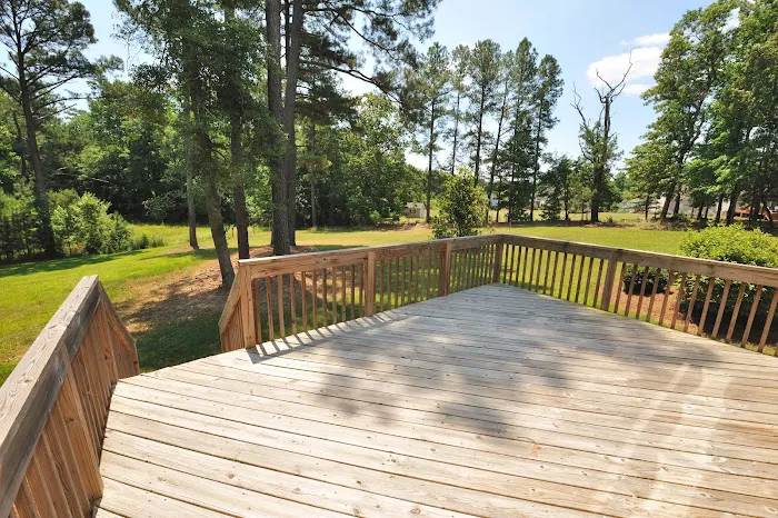 Creekside Roofing and Decks Picture 4