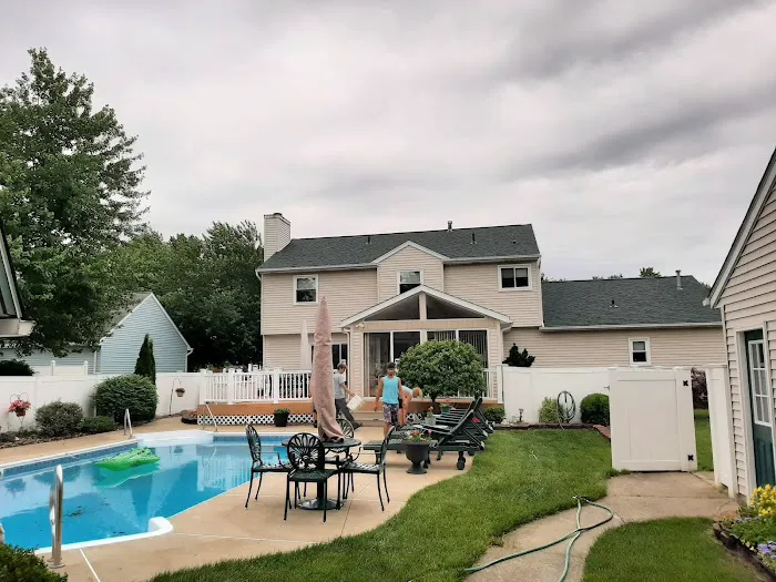 Miller Roofing & Exteriors Picture 2