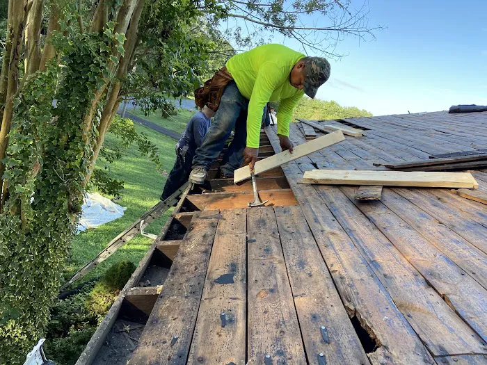 MacBeth Roofing & Exteriors Picture 1