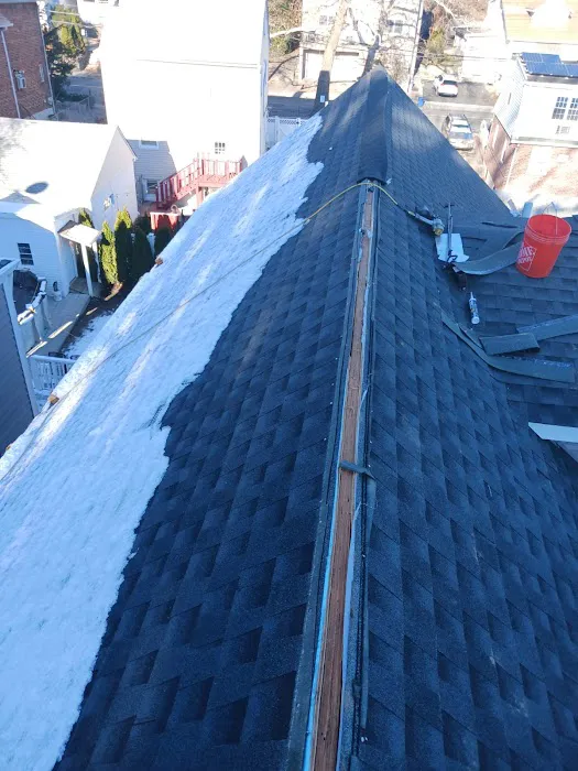 Villa Siding & Roofing Picture 2