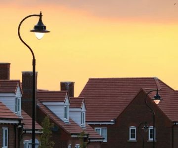 Roof Durability in Mixed Climates: Hot Days & Cold Nights – Key Considerations