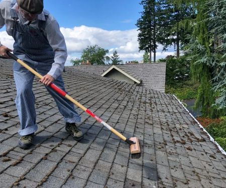 Roof Maintenance in Urban Environments: Challenges & Tips
