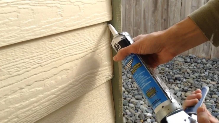 Siding Sealing & Caulking Best Practices for Long-Lasting Protection