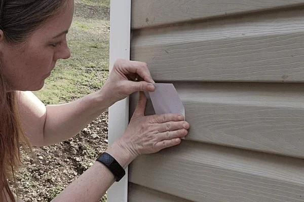 How to Repair Minor Vinyl Siding Damage: DIY Tips and Techniques