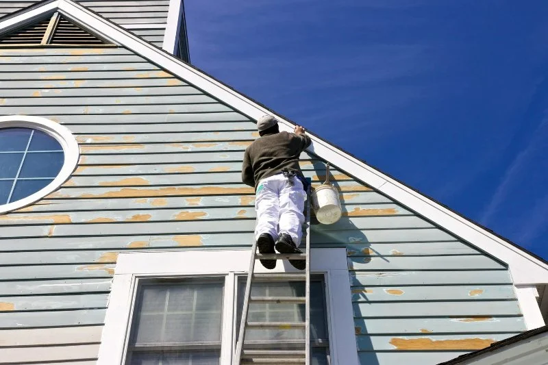 When Siding Should Be Re-sealed or Painted