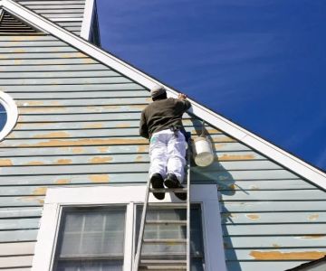 When Siding Should Be Re-sealed or Painted