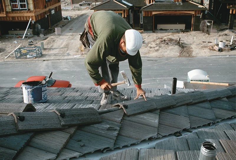 Roof Durability in Mixed Climates: Hot Days & Cold Nights