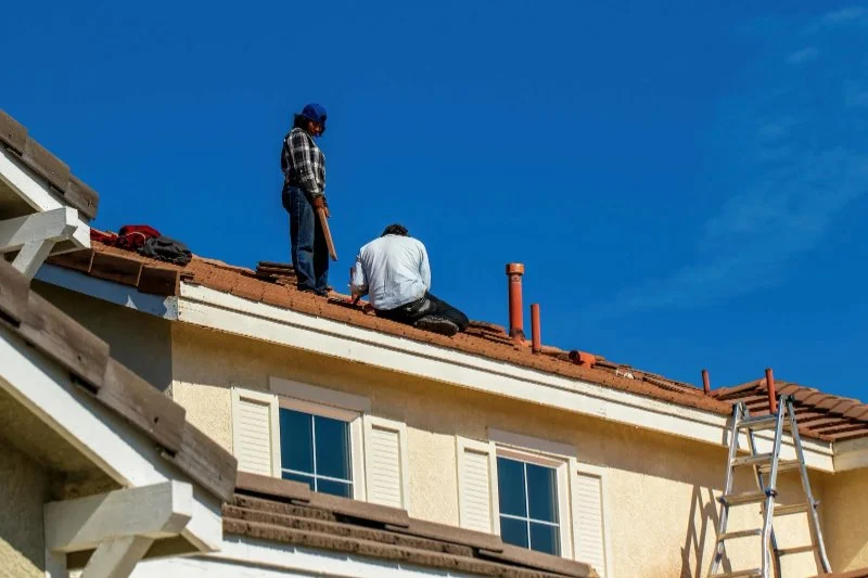 Roof Repair vs Roof Replacement: Cost & Decision-Making