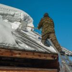 Roof Snow Removal: Safety Tips & Do’s and Don’ts