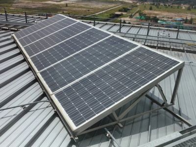 How Solar Panel Weight Impacts Roof Structure & Installation