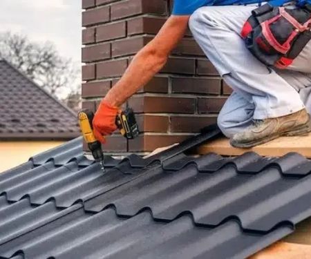 How to Choose Roofing Materials for Maximum Safety