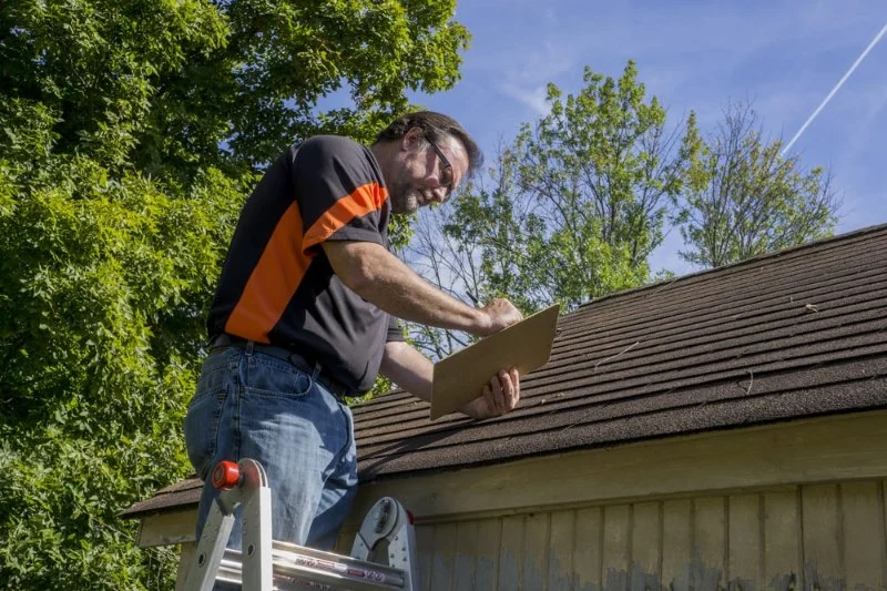 How to Find Licensed and Insured Roofing Contractors in Your Area - Expert Tips