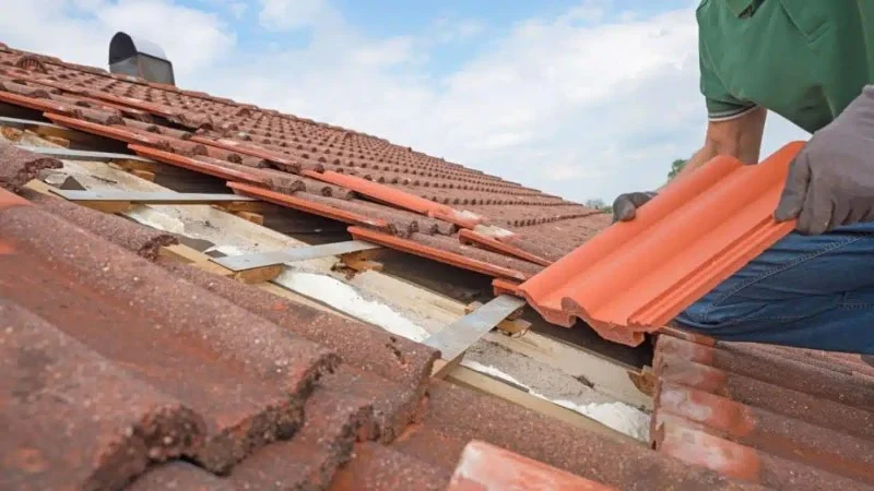 How to Detect Roofing Problems Before They Become Serious | Expert Tips for Homeowners