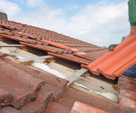 How to Detect Roofing Problems Before They Become Serious | Expert Tips for Homeowners