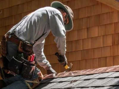 The Benefits of Hiring Local Roofing Contractors vs Large Companies