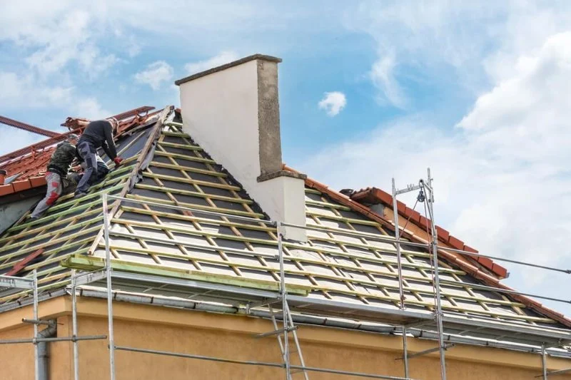 What to Expect During Roof Replacement for Large Homes