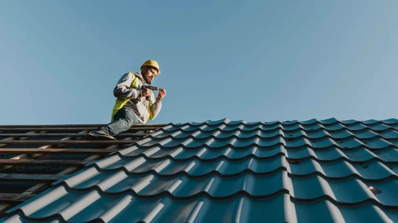 How to Maintain Roof Performance in Hot Climates