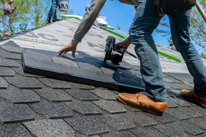 How to Choose a Roofing Contractor With a Great Reputation